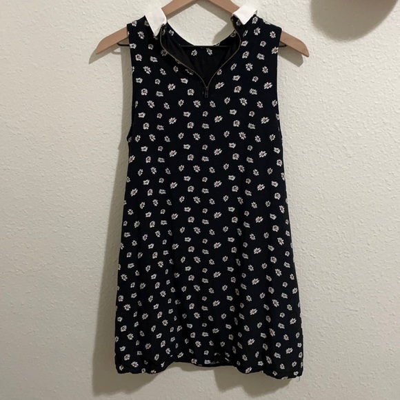 Short black dress, small - Picture 2 of 3